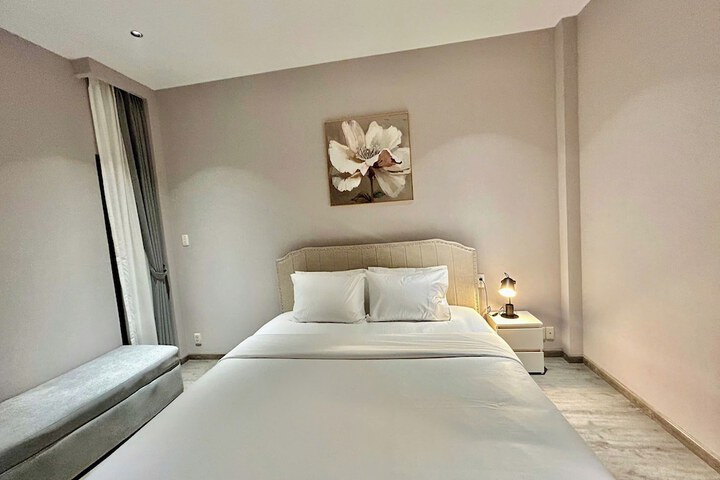 Room 3 of 86