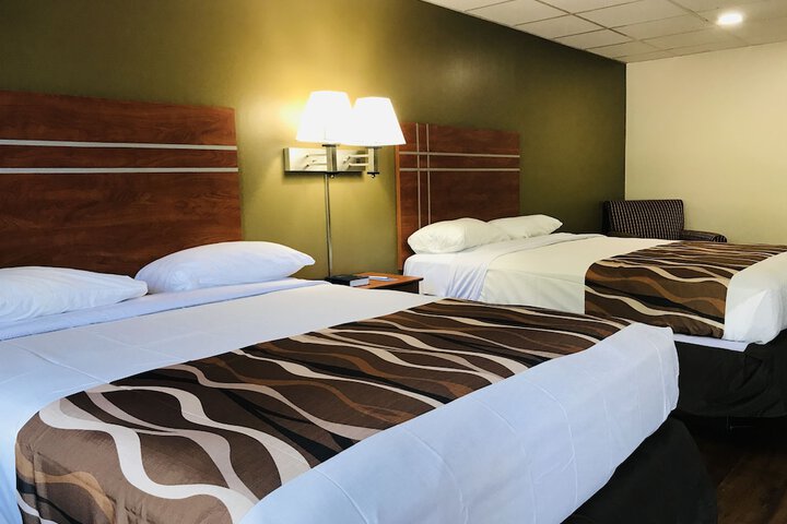 Deluxe 2 Queen Beds (6 of 12)