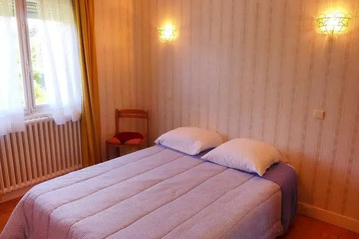Room 2 of 15