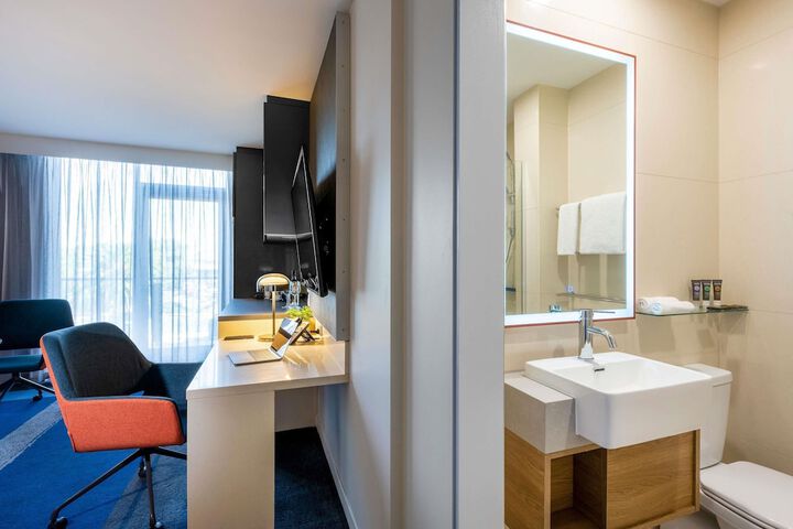 Room 87 of 158