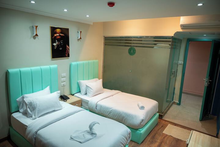 Room 4 of 44