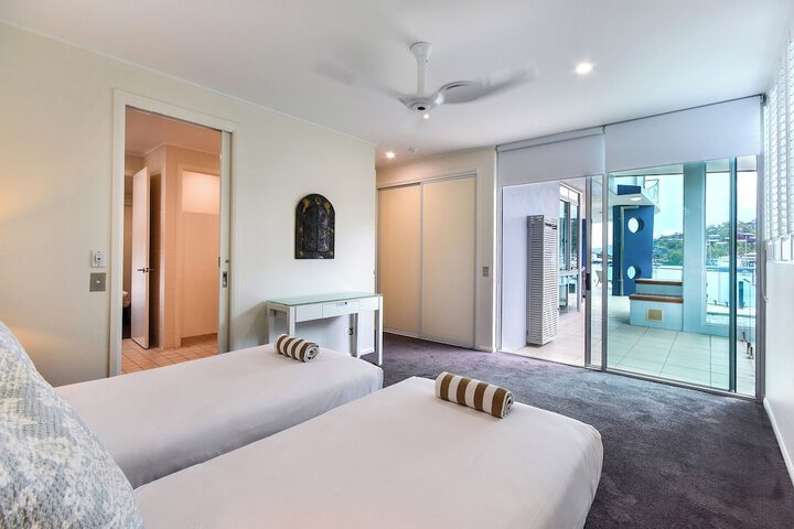 Room 57 of 342