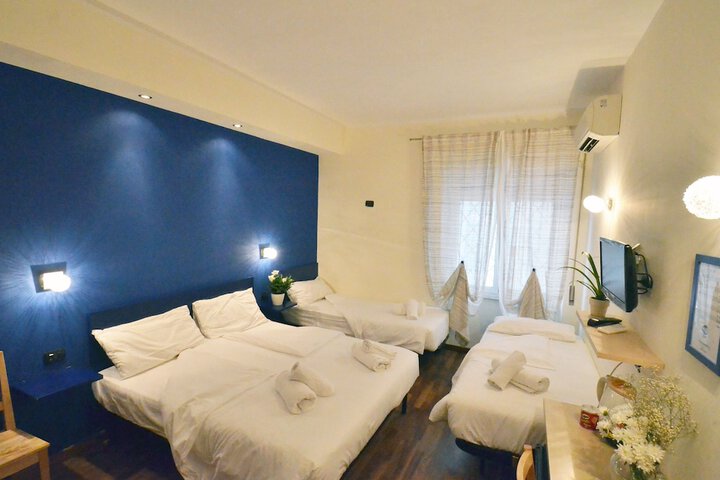Room 13 of 28
