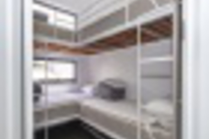 Room 807 of 876