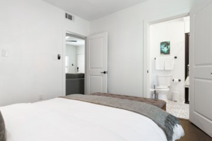 Room 48 of 73
