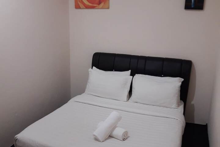 Room 11 of 15