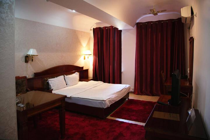 Room 3 of 3