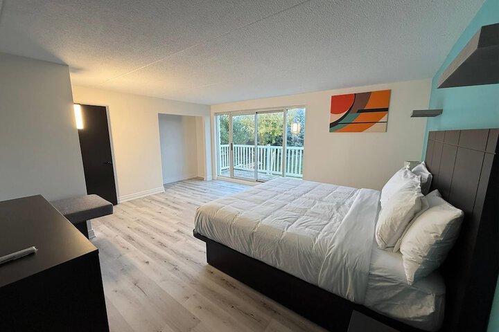 Room 3 of 27