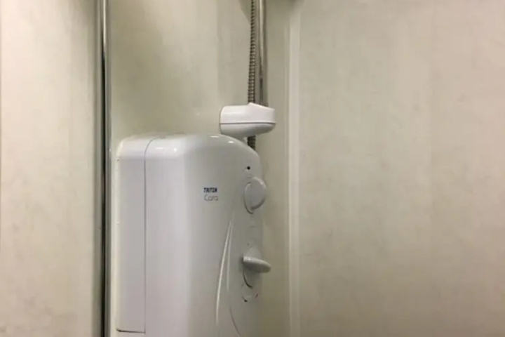 Room 10 of 14