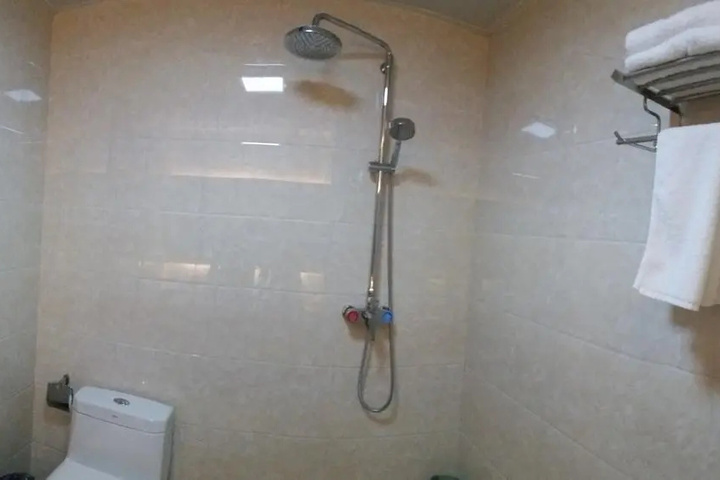 Room 7 of 11
