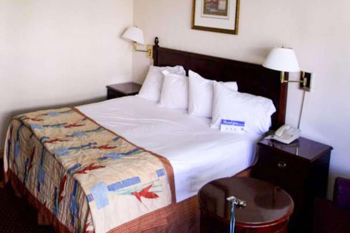 1 King Bed (38 of 44)