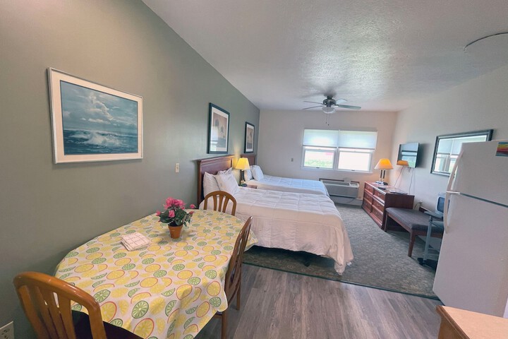 Room 34 of 104
