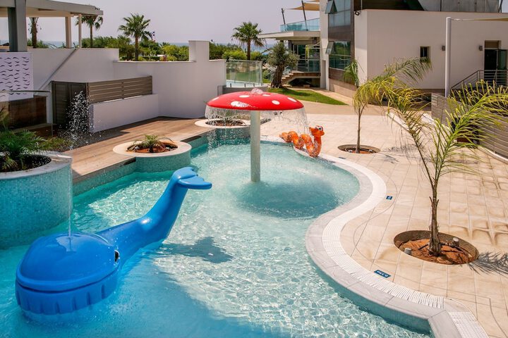 Hotel with Pool
