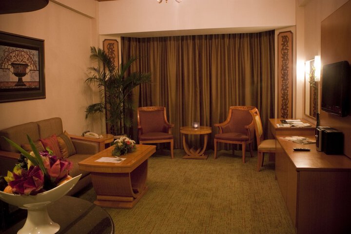 Room 8 of 18