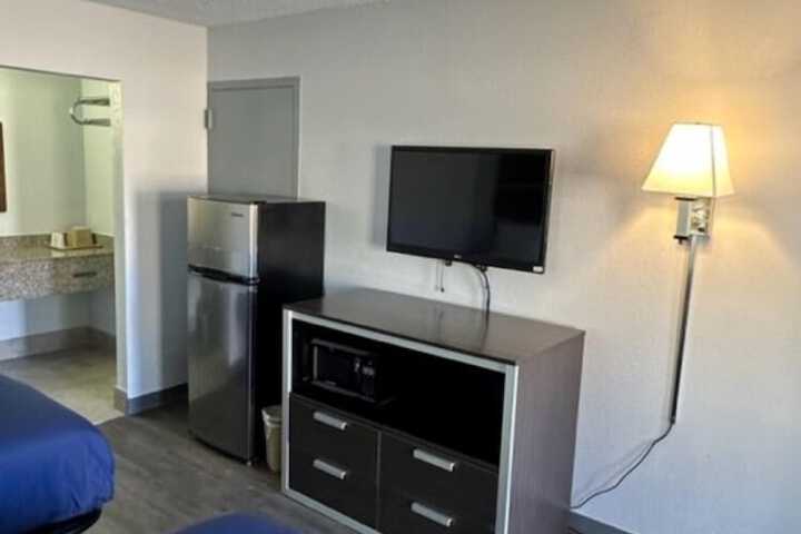 Economy 2 Double Beds (5 of 7)