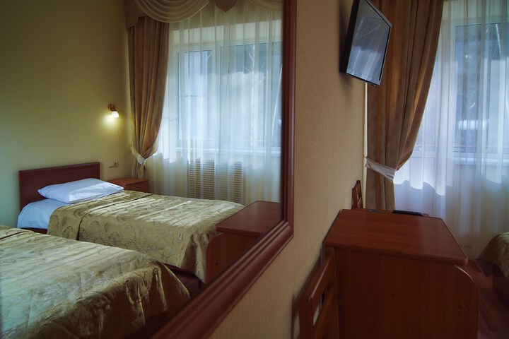 Room 10 of 115