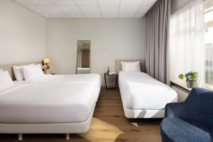 Room 42 of 52
