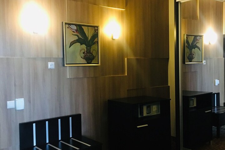 Room 17 of 22