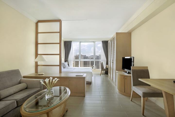 Room 9 of 33