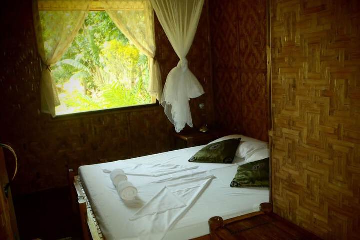 Room 8 of 77