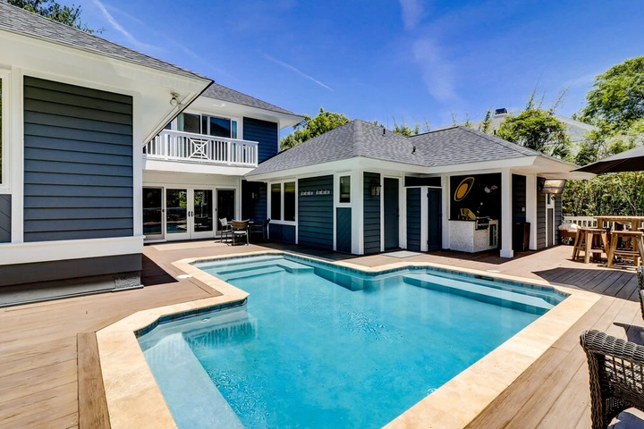 Pool 11 of 21