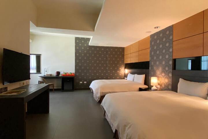 Room 12 of 65