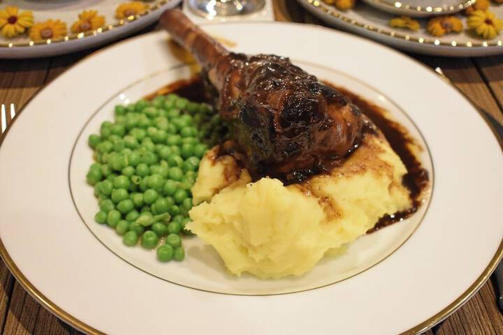 Dining 140 of 157