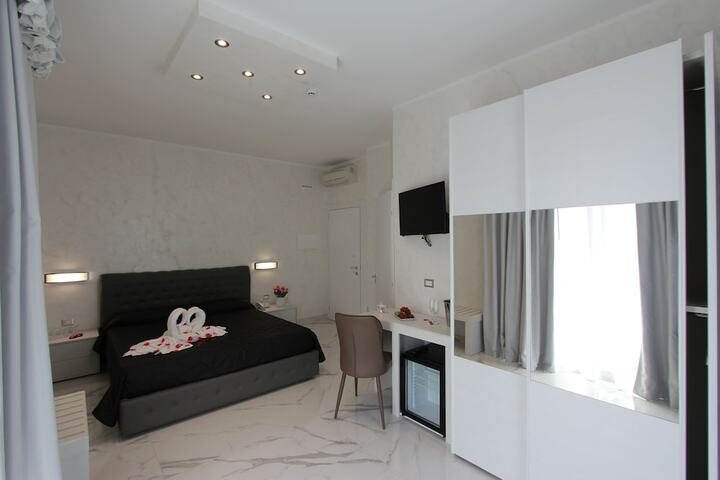 Room 32 of 89