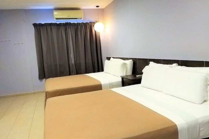 Room 11 of 36