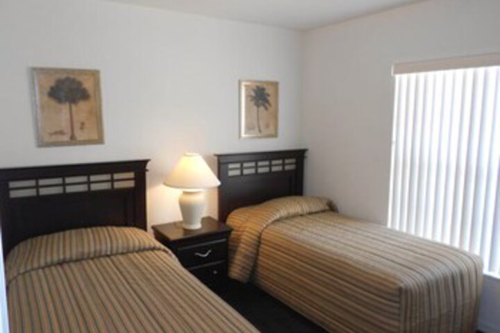 Room 9 of 9