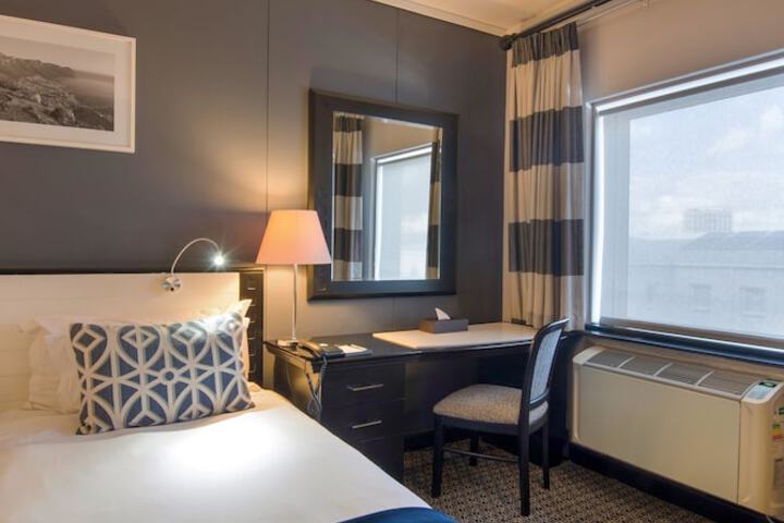 Room 52 of 155