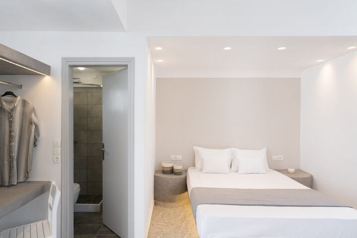 Room 2 of 78