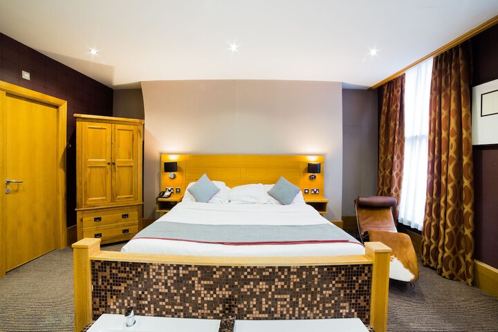 OYO Imperial Hotel