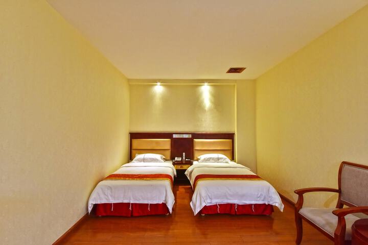 Room 6 of 46