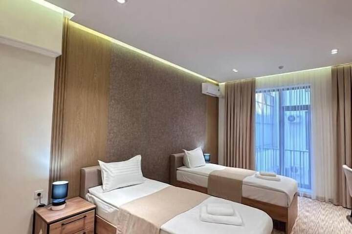 Room 7 of 60