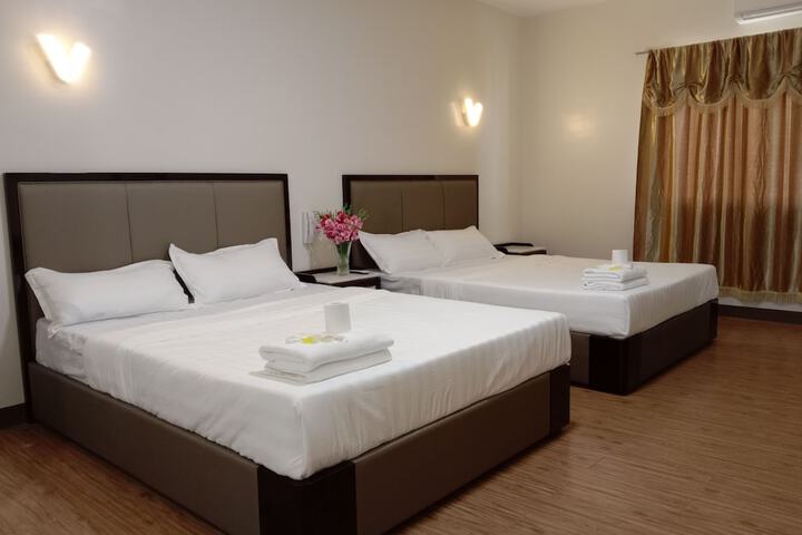 Room 12 of 40