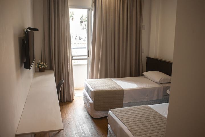 Room 12 of 41