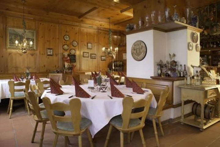 Dining 46 of 65
