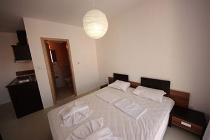 Room 43 of 153