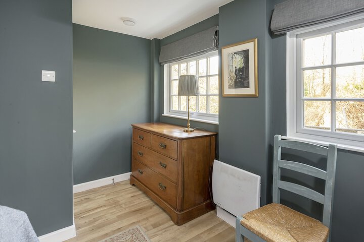 Room 5 of 38