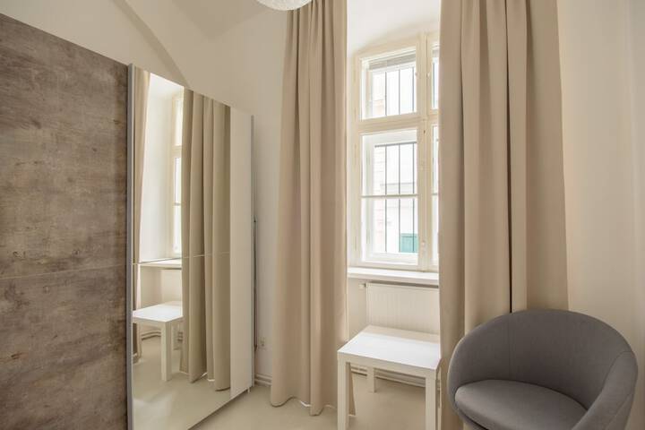 Room 2 of 22