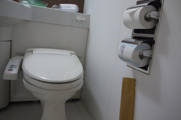 Room 11 of 25