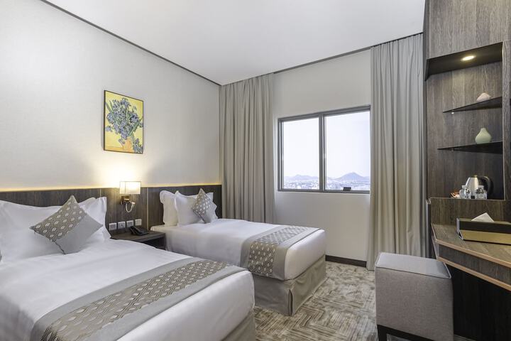 Room 8 of 19
