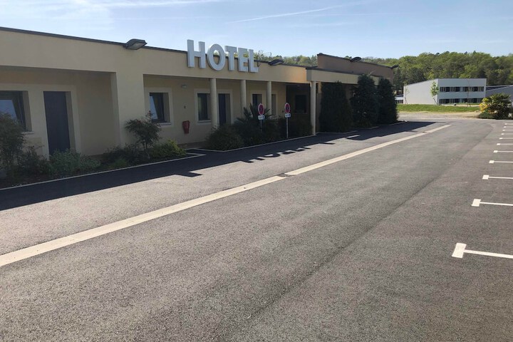 Hotel Exterior 59 of 61