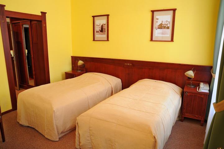 Room 18 of 61