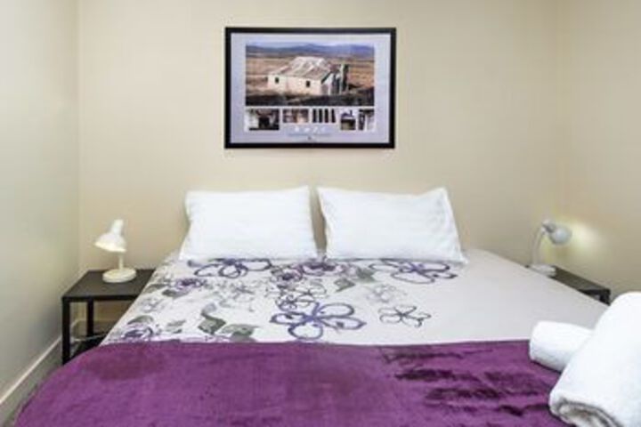 Room 5 of 8