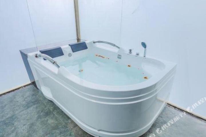 Image of Xianning Chutian Yaochi Hot Spring Resort