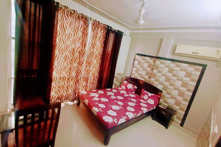 Room 6 of 15