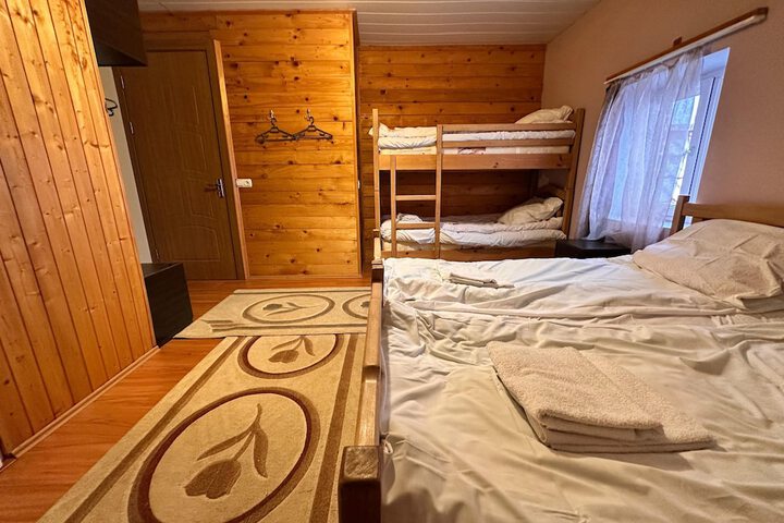 Room 21 of 32