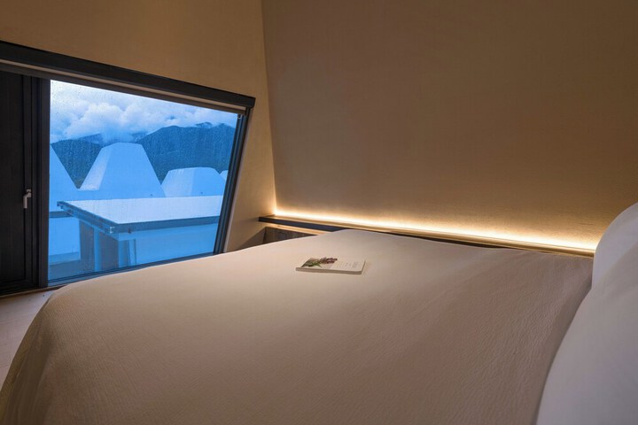 Room 40 of 72